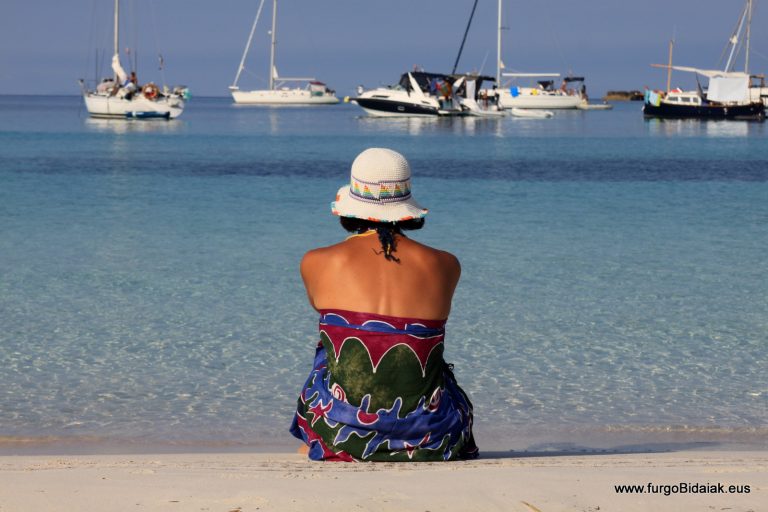 MENORCA EN FURGO: MUCHO MÁS QUE CALAS