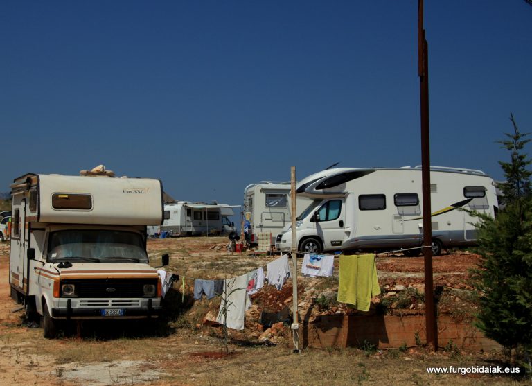 CAMPING EN ALBANIA-recopilación Furgobidaiak 5 (2)