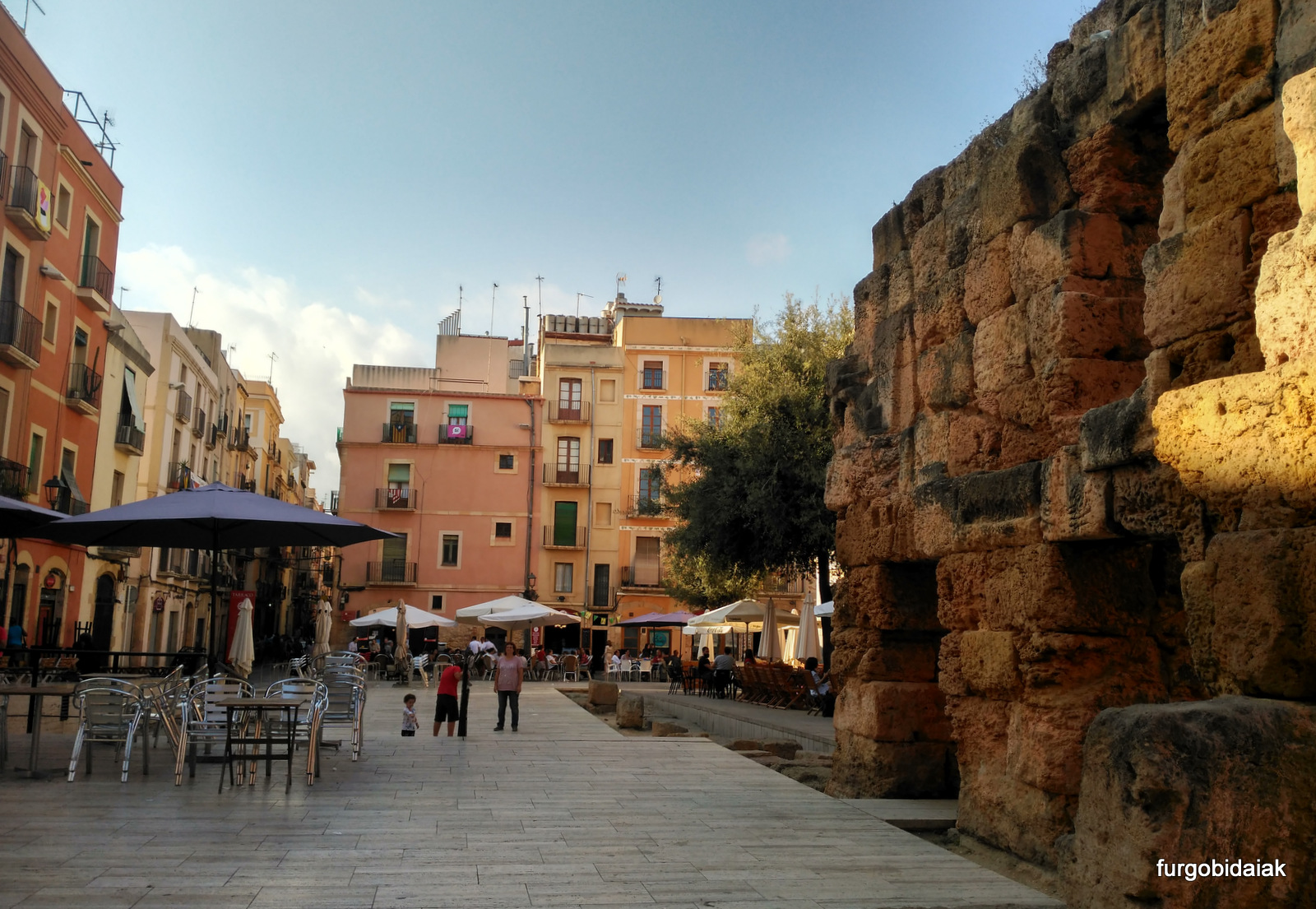 muros romanos plaza del Forum Tarragona