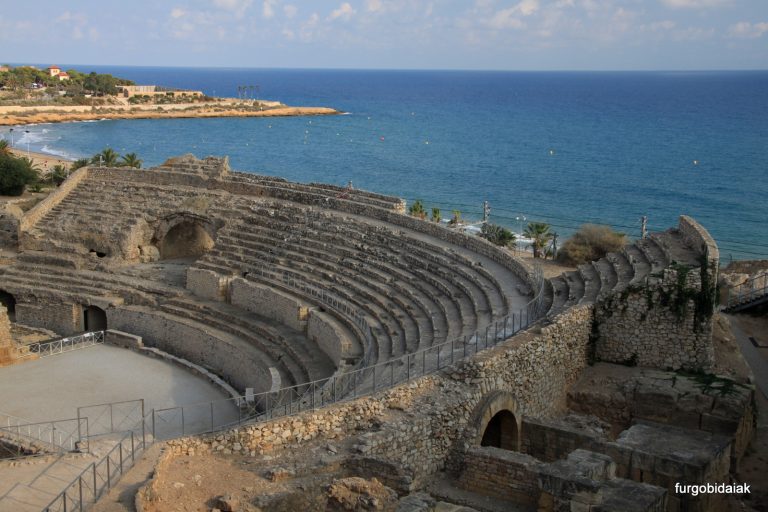 TARRAGONA, PORTE ROMANO Y ALMA MEDIEVAL