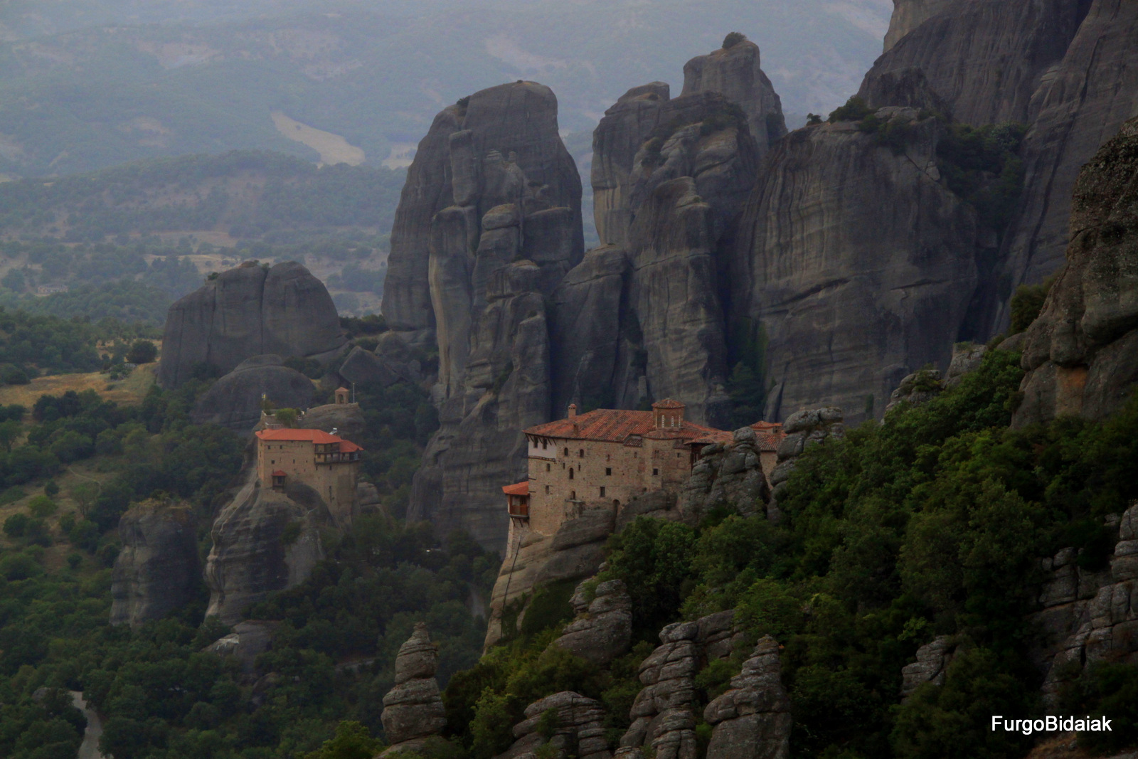 Montes Meteora- cómo visitar los monasterios en furgoneta camper