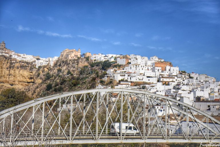 En furgoneta camper por los pueblos blancos de Cádiz, FurgoBidaiak