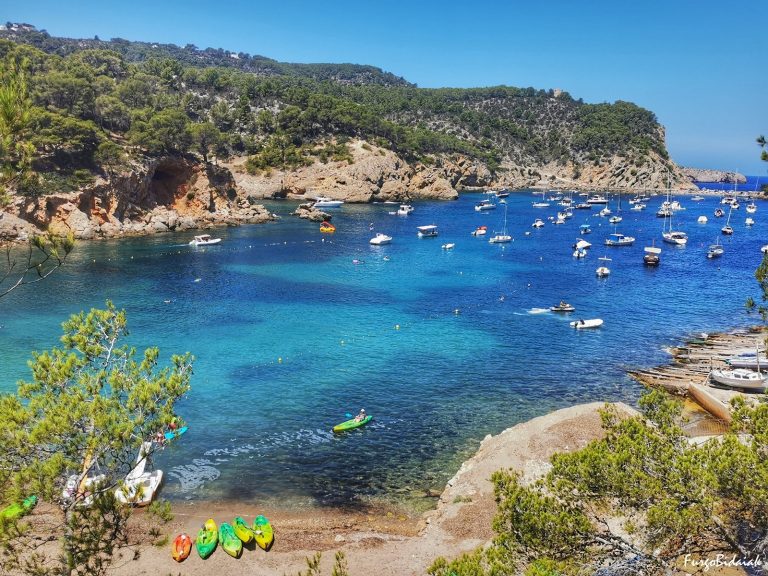 VIAJE EN FURGONETA A IBIZA, CONOCIENDO SU LADO AUTÉNTICO