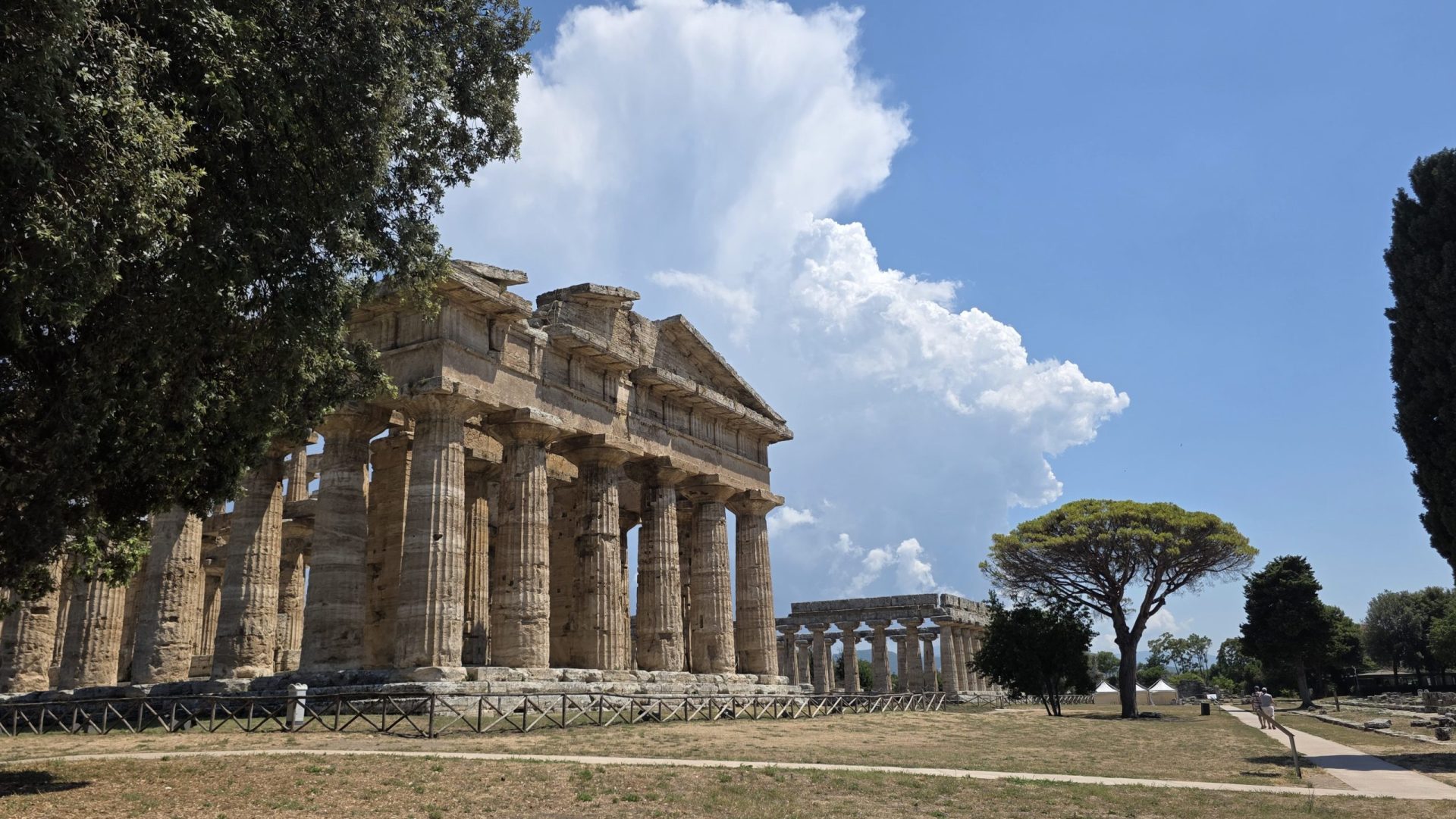 Paestumeko tenplu dorikoak