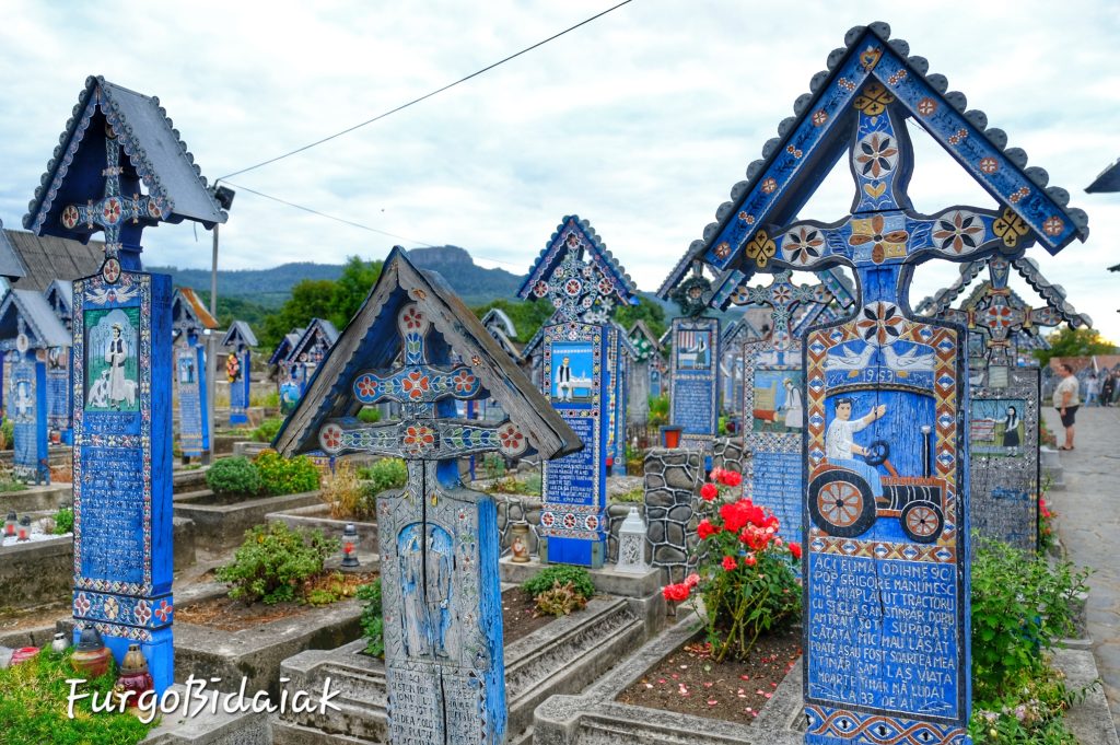 Cementerio alegre de Sapanta.
